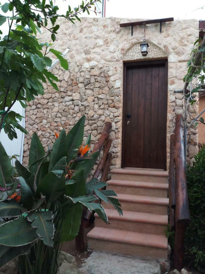 Mystery Garden Guest House Фамагуста Экстерьер фото